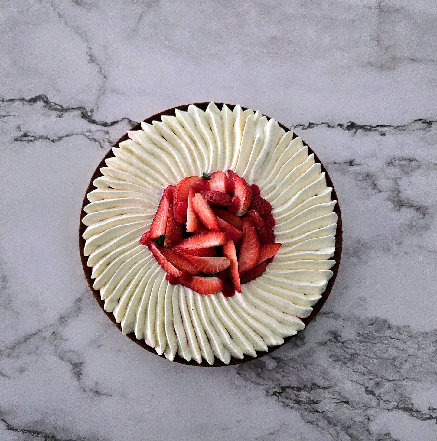 CLASSIC FRAISE TART (8-10 slices)