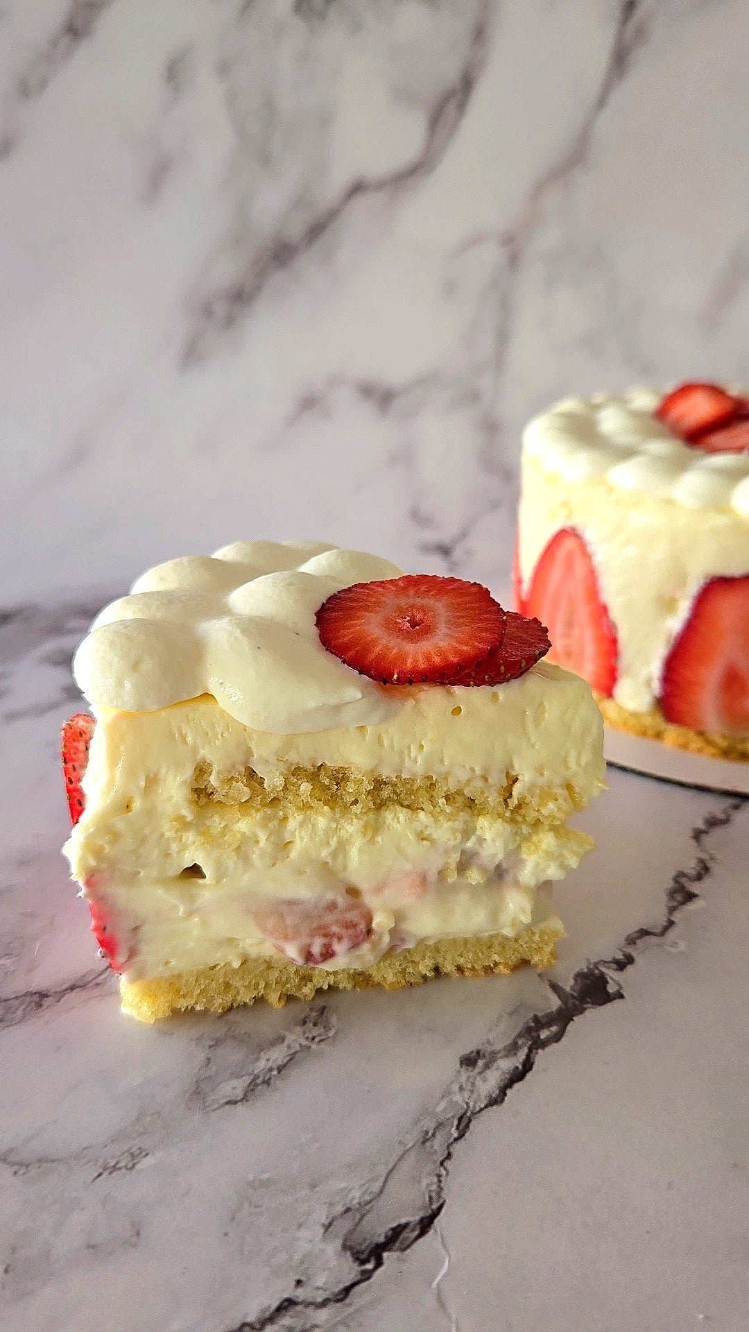FRAISIER (6-8 servings)