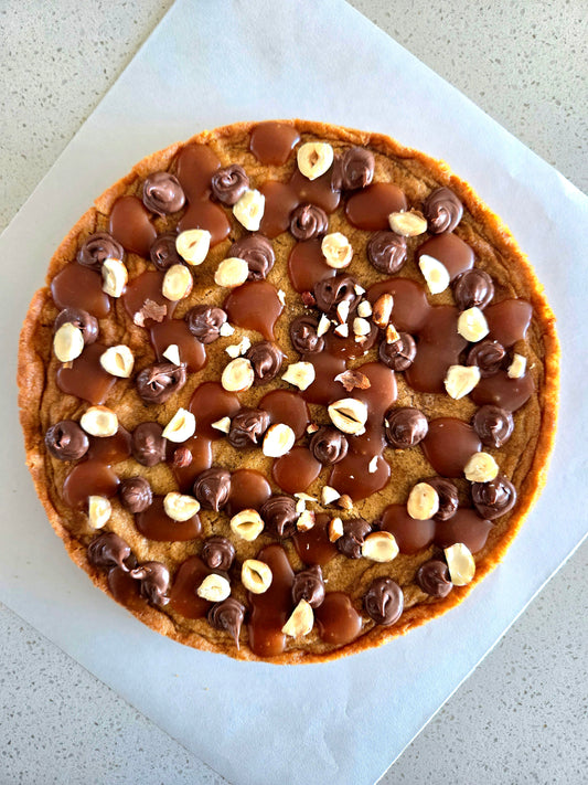 HAZELNUT CHOCO CARAMEL COOKIE-PIZZA (8 slices)