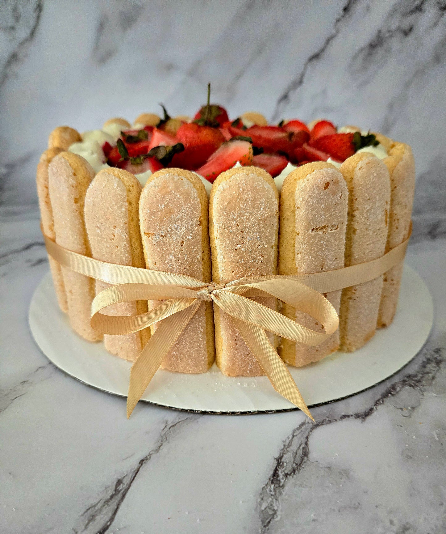 CHARLOTTE CAKE - STRAWBERRY (8 slices)